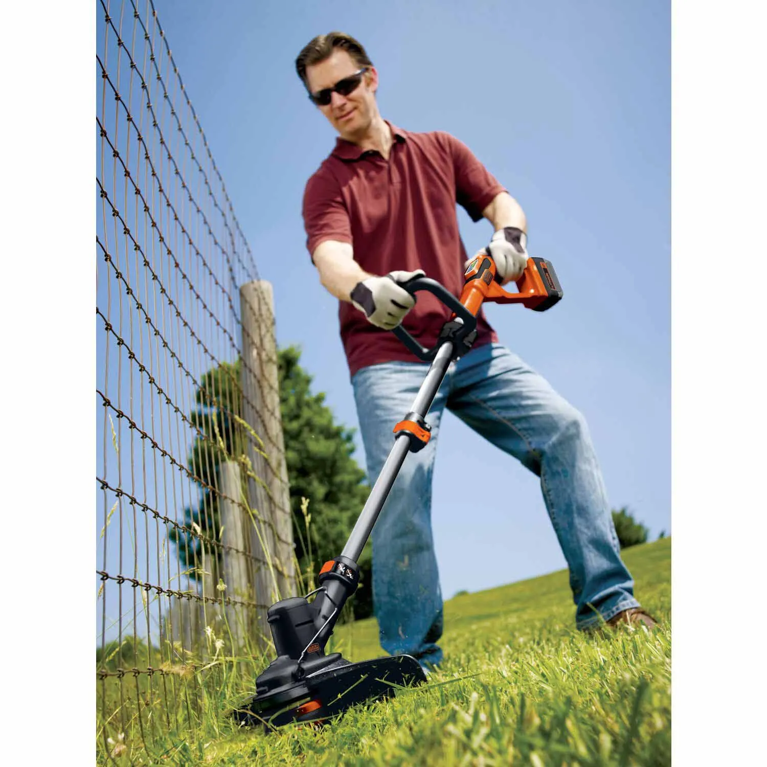 Black & Decker LST136B 40V MAX* Lithium High Performance String Trimmer with PowerCommand™ (LST136B)