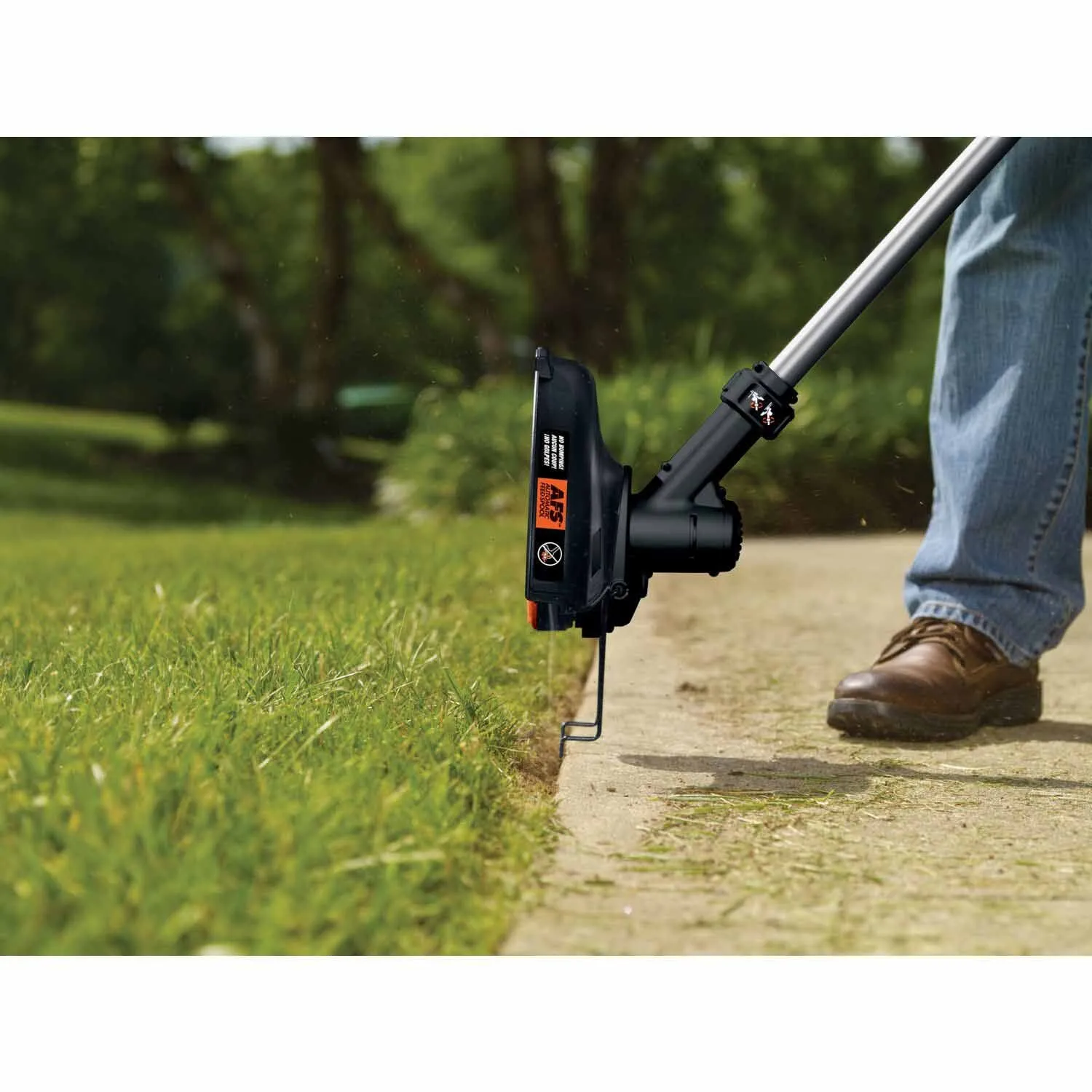 Black & Decker LST136B 40V MAX* Lithium High Performance String Trimmer with PowerCommand™ (LST136B)