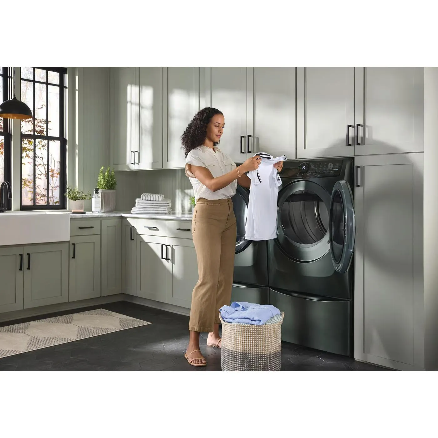 Electrolux 8.0 cu. ft. Front Load Perfect Steam™ Electric Dryer with Balanced Dry™ ELFE773CAA